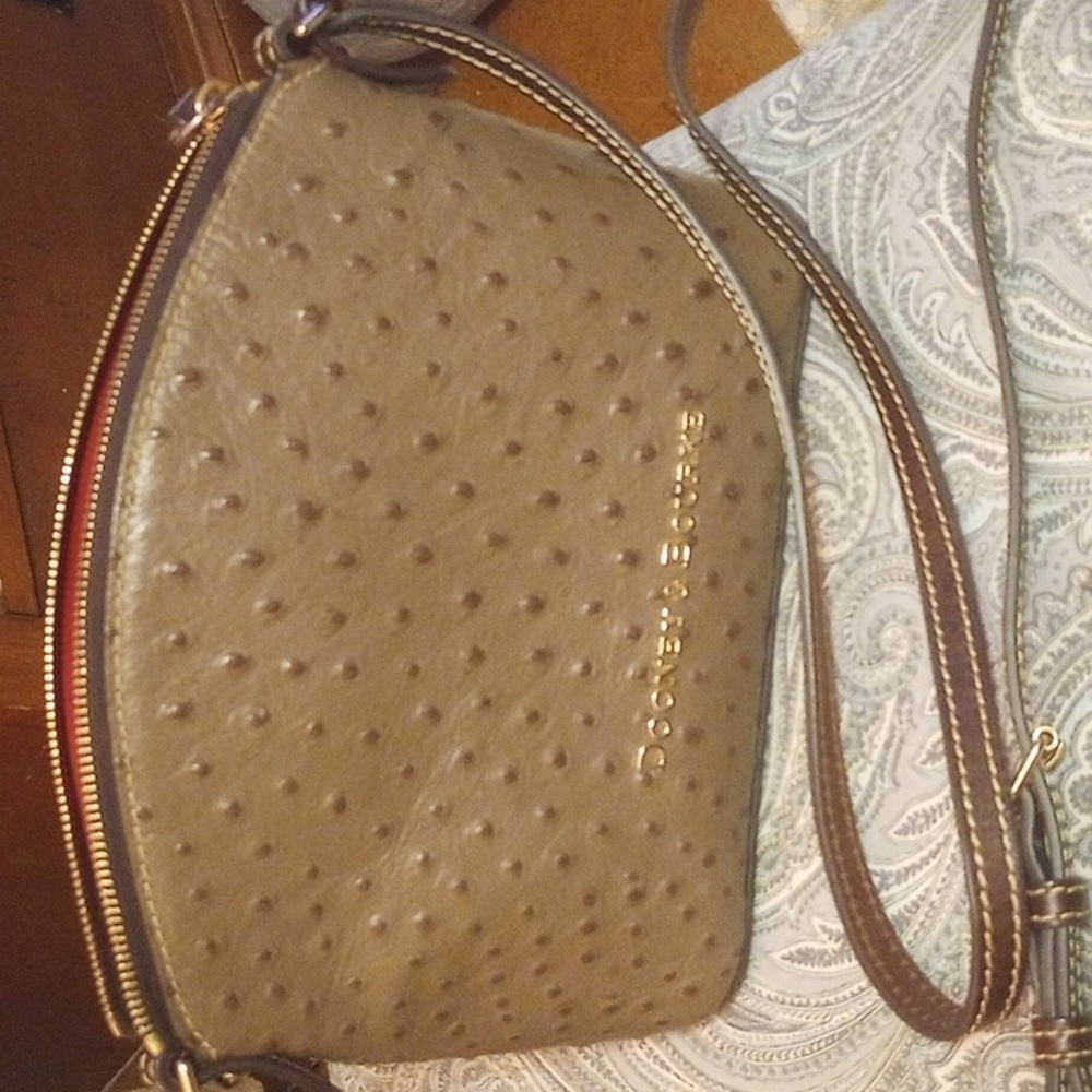 Dooney & Bourke cross body bag